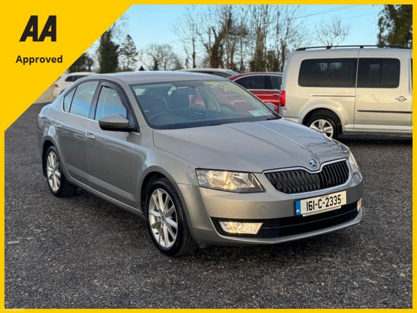 Skoda Octavia Hatchback, Diesel, 2016, Beige