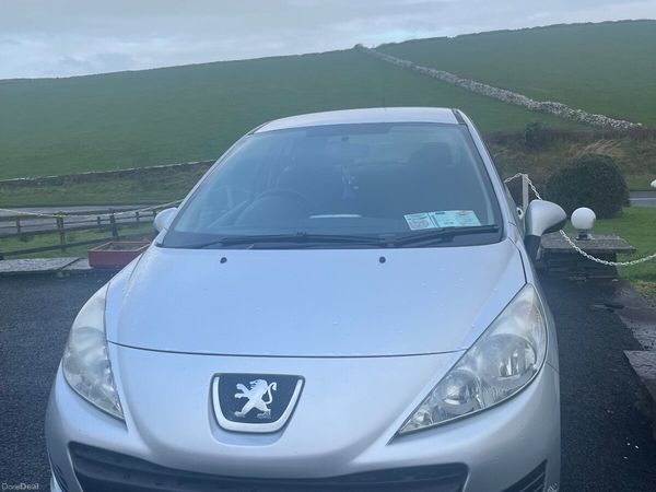 Peugeot 207 Hatchback, Diesel, 2010, Silver
