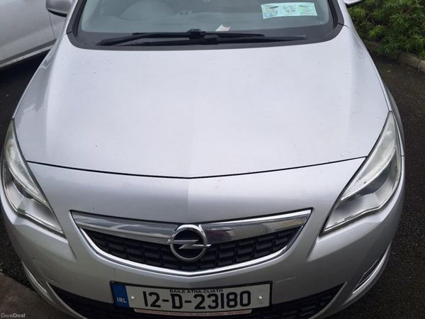 Opel Astra MPV, Petrol, 2012, Silver