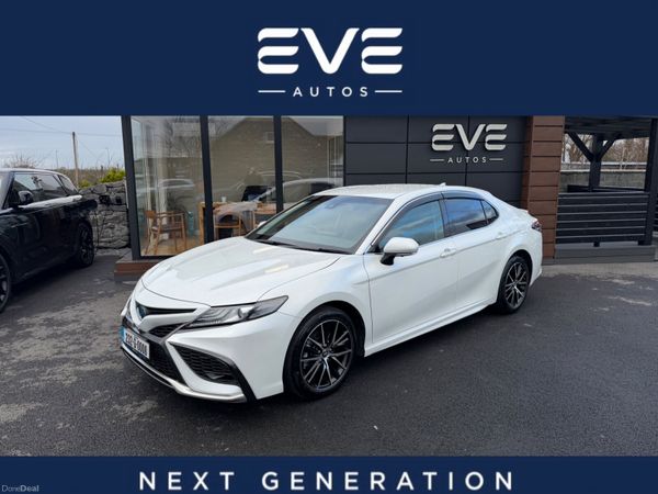 Toyota Camry Saloon, Petrol Hybrid, 2023, White