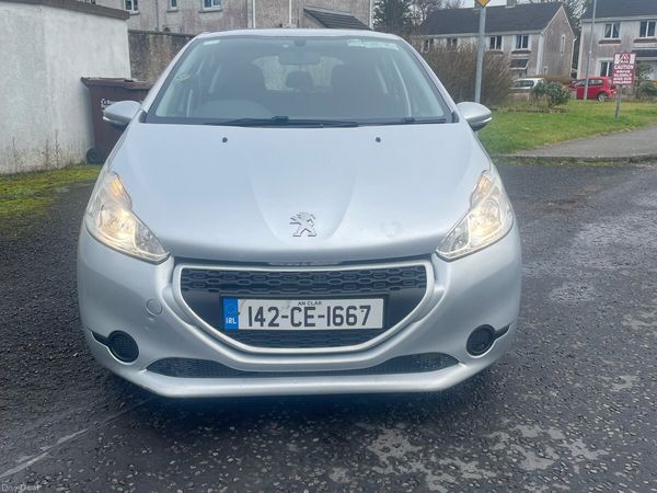 Peugeot 208 Hatchback, Petrol, 2014, Silver