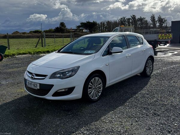Opel Astra Hatchback, Diesel, 2015, White
