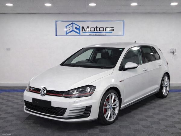 Volkswagen Golf Hatchback, Petrol, 2015, White