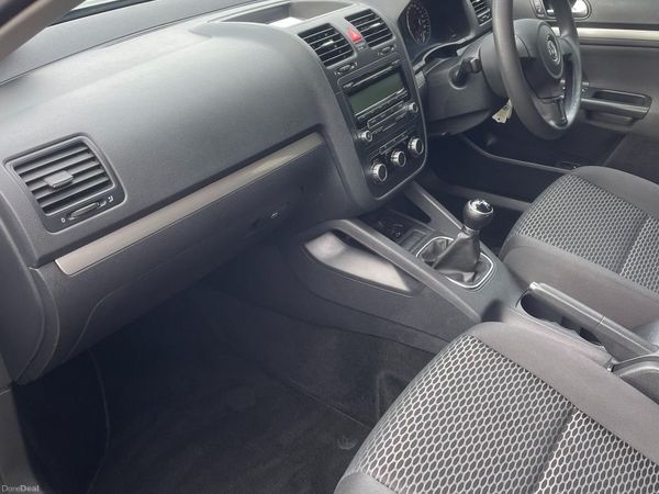 Volkswagen Jetta Saloon, Petrol, 2010, Silver