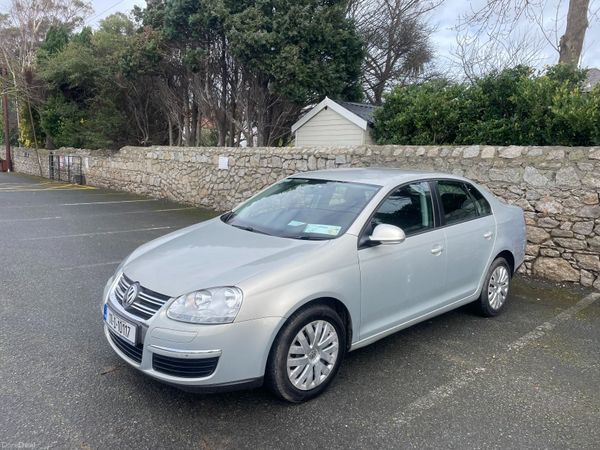 Volkswagen Jetta Saloon, Petrol, 2010, Silver