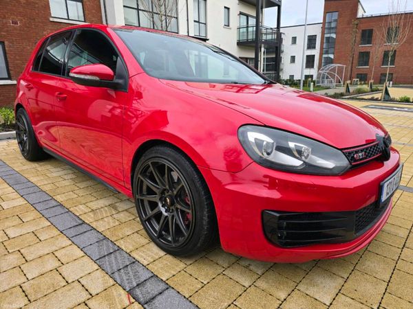 Volkswagen Golf Hatchback, Petrol, 2013, Red