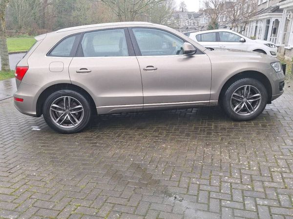 Audi Q5 SUV, Diesel, 2010, Beige