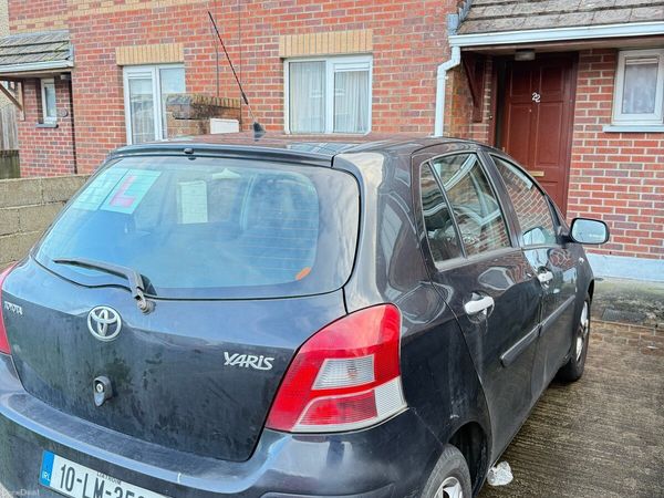 Toyota Yaris Hatchback, Petrol, 2010, Black