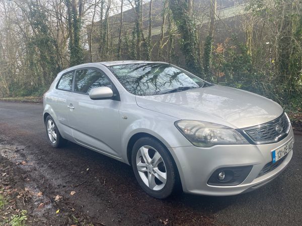Kia Ceed Hatchback, Diesel, 2013, Silver