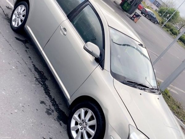 Toyota Avensis Saloon, Petrol, 2007, Green