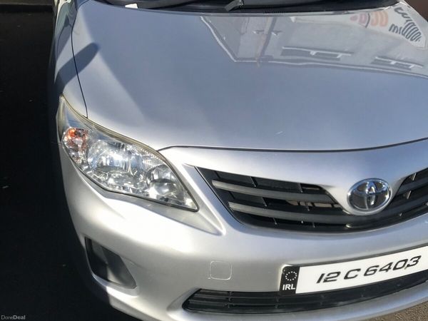 Toyota Corolla Saloon, Petrol, 2012, Silver