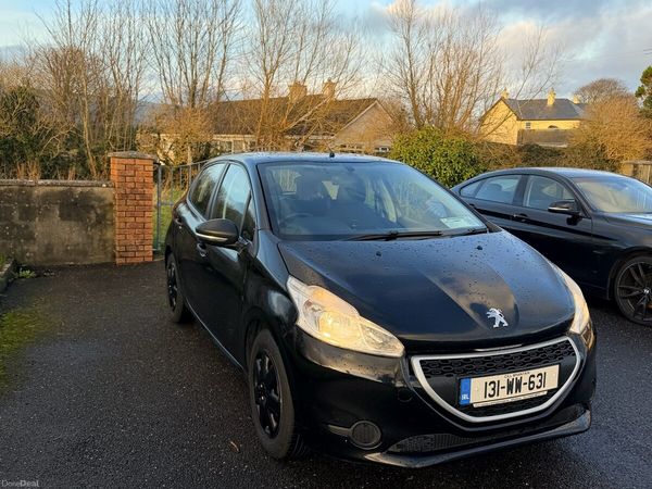 Peugeot 208 Hatchback, Petrol, 2013, Black