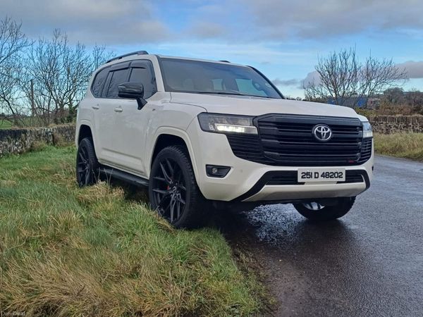 Toyota Land Cruiser SUV, Diesel, 2025, White