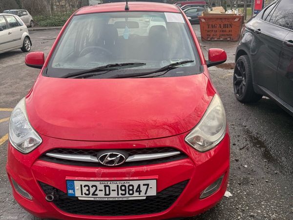 Hyundai i10 Hatchback, Petrol, 2013, Red