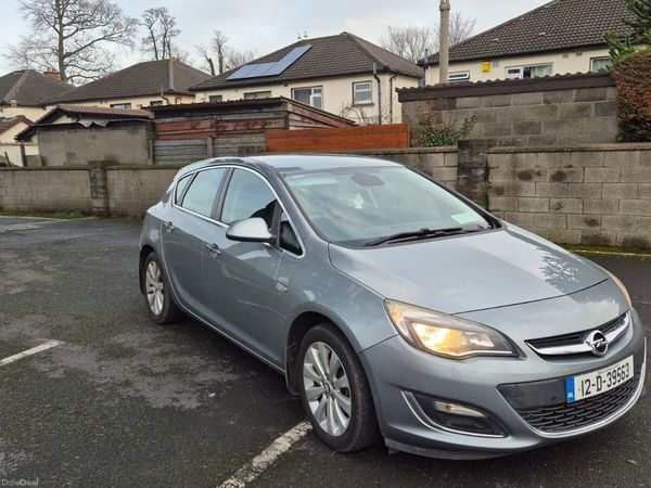 Opel Astra MPV, Petrol, 2012, Silver