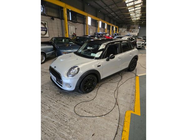Mini Cooper Hatchback, Petrol, 2018, White