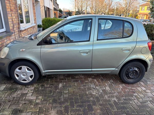 Toyota Yaris Hatchback, Petrol, 2004, Green