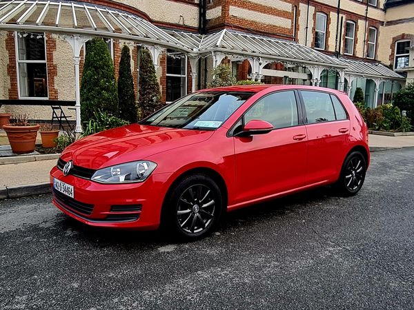 Volkswagen Golf Hatchback, Petrol, 2014, Red