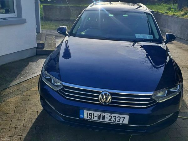 Volkswagen Passat Estate, Petrol, 2019, Blue