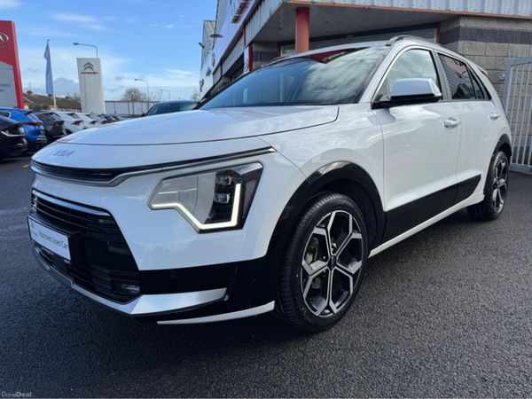 Kia Niro SUV, Petrol Hybrid, 2023, White