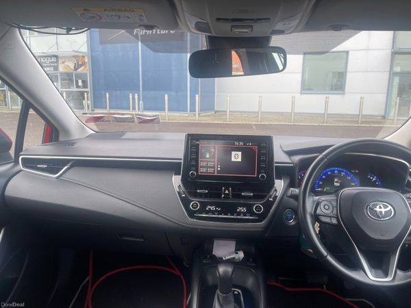 Toyota Corolla Saloon, Petrol Hybrid, 2021, Red