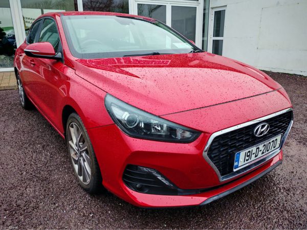 Hyundai i30 Hatchback, Petrol, 2019, Red