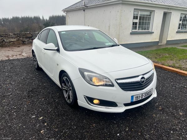Opel Insignia Hatchback, Diesel, 2015, White