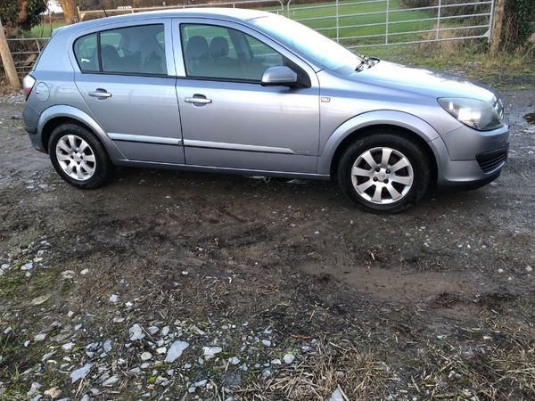 Opel Astra Hatchback, Petrol, 2005, Silver