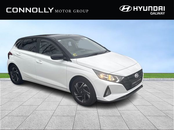 Hyundai i20 Hatchback, Petrol, 2023, White