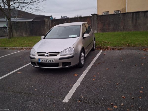 Volkswagen Golf Hatchback, Petrol, 2005, Beige