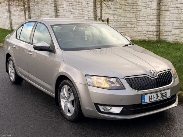 Skoda Octavia Saloon, Diesel, 2014, Beige