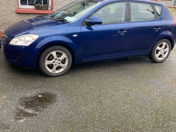 Kia Ceed Hatchback, Diesel, 2009, Blue