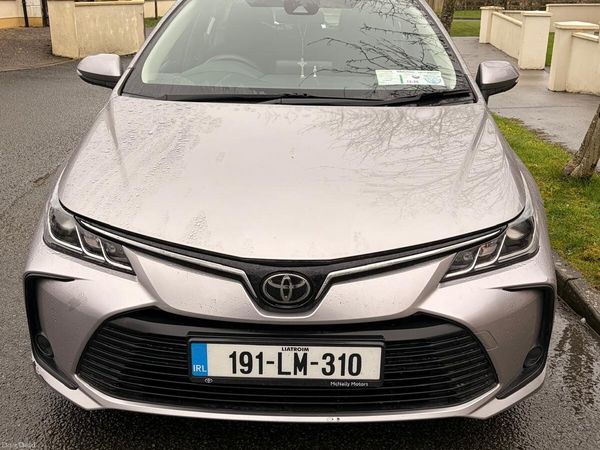 Toyota Corolla Saloon, Petrol, 2019, Grey