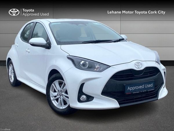 Toyota Yaris Hatchback, Petrol Hybrid, 2024, White