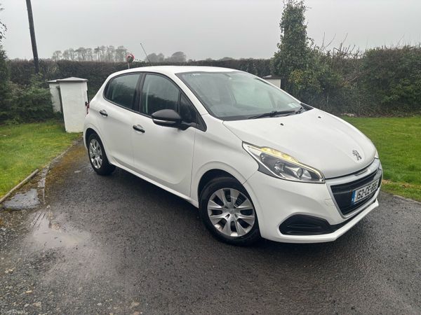 Peugeot 208 Hatchback, Petrol, 2015, White