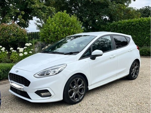 Ford Fiesta Hatchback, Petrol, 2019, White