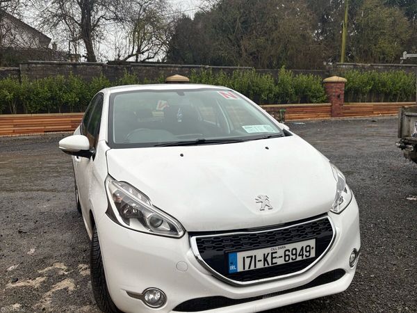 Peugeot 208 Hatchback, Petrol, 2017, White
