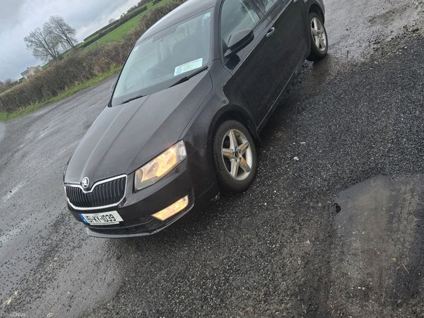 Skoda Octavia Saloon, Diesel, 2015, Black