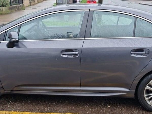 Toyota Avensis Saloon, Diesel, 2016, Grey