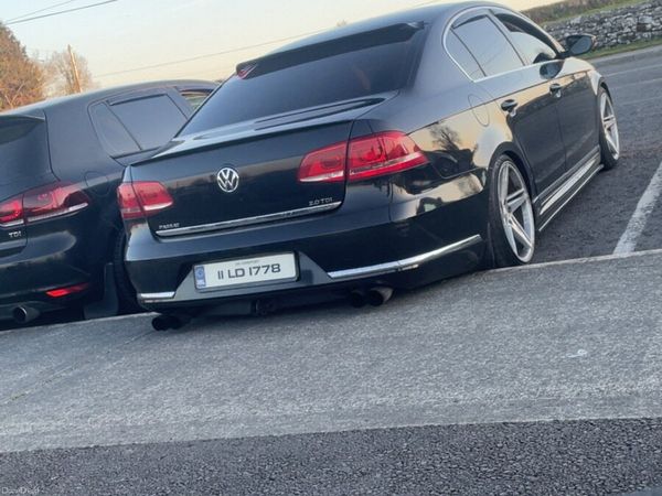 Volkswagen Passat Saloon, Diesel, 2011, Black