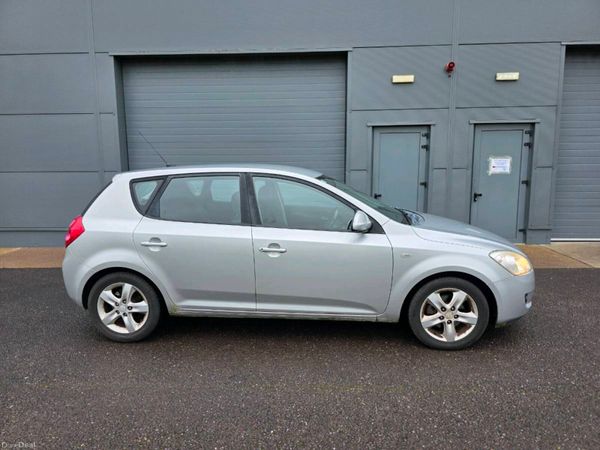 Kia Ceed Hatchback, Diesel, 2008, Silver