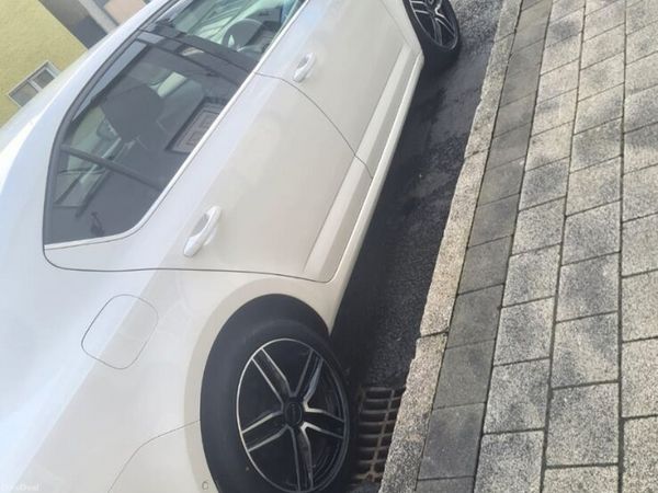 Skoda Octavia Hatchback, Diesel, 2015, White