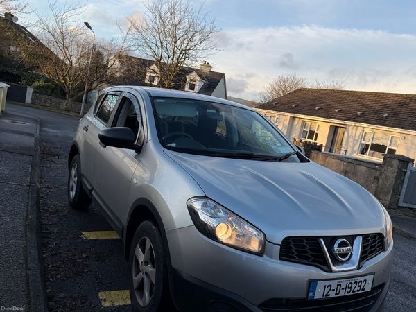 Nissan Qashqai Estate/Jeep, Diesel, 2012, Silver