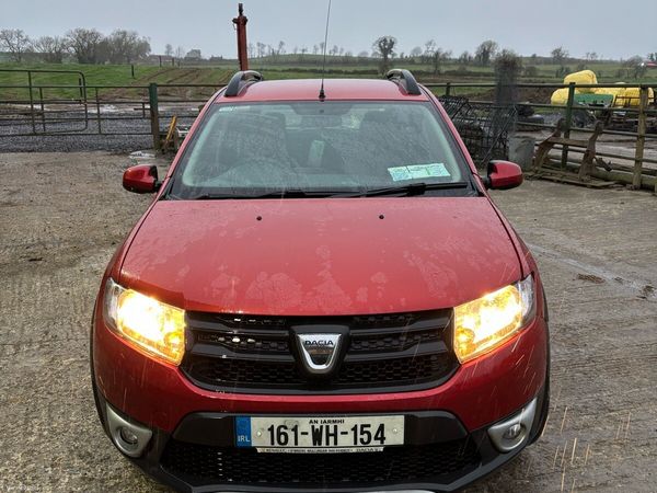 Dacia Sandero Stepway Hatchback, Diesel, 2016, Red