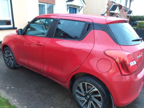 Suzuki Swift Hatchback, Petrol, 2021, Red