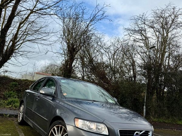 Volvo S40 Saloon, Diesel, 2011, Grey
