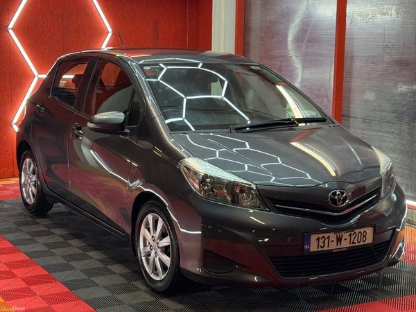 Toyota Yaris Hatchback, Diesel, 2013, Grey