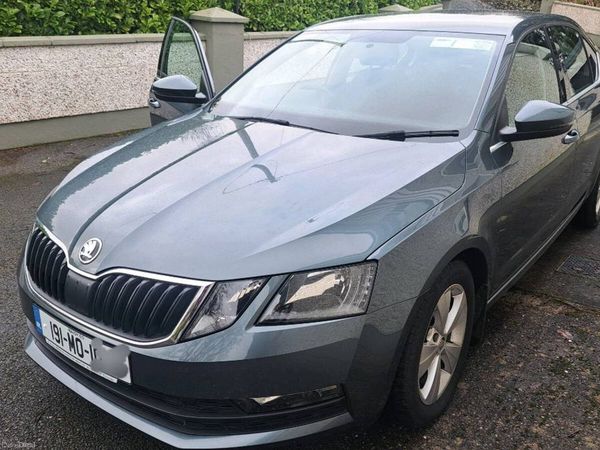Skoda Octavia Saloon, Petrol, 2019, Grey