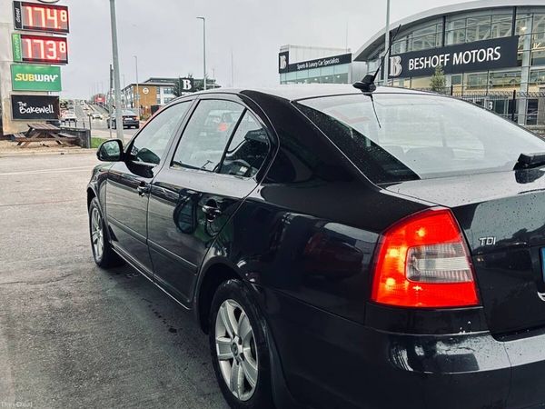 Skoda Octavia Hatchback, Diesel, 2011, Black