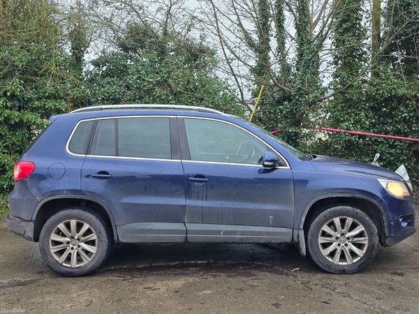 Volkswagen Tiguan SUV, Diesel, 2009, Blue